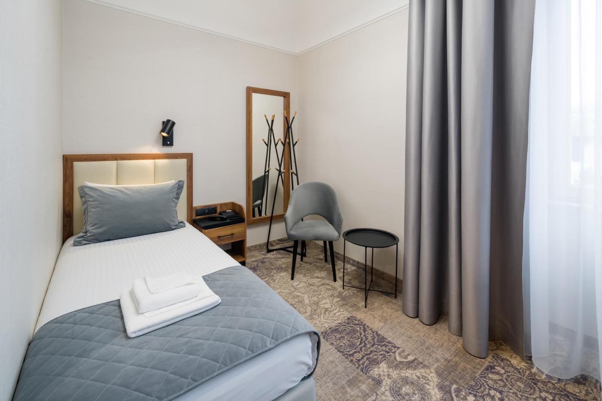 Sky Hotel Kraków Cracóvia Quarto foto